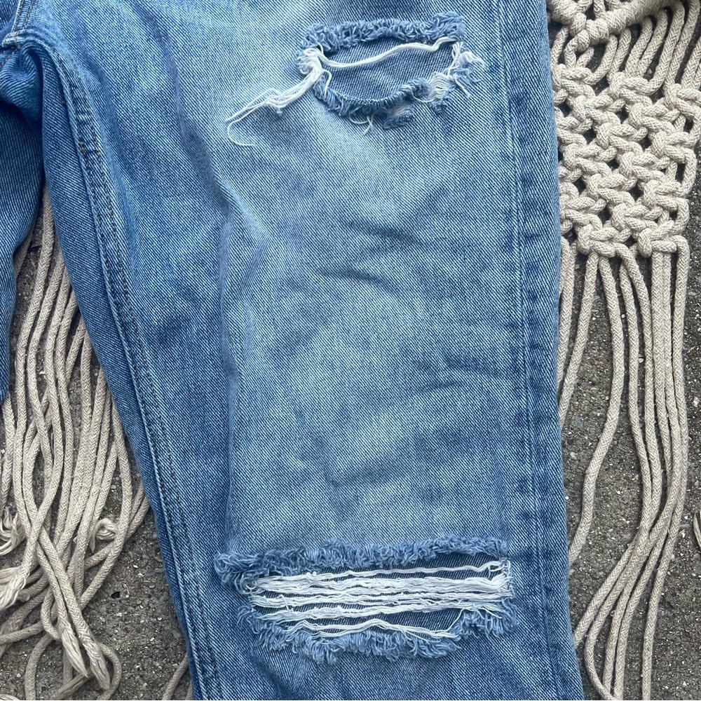 Vervet High Rise Distressed Cropped Jeans Size 28 - Picture 4 of 6